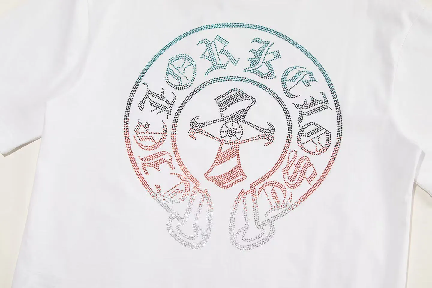 🅿️170 Style: 2025 new Croix heart hot diamond short-sleeved T-shirt Material: High version 300g double yarn combed cotton Size: S～XL Color: White Style number: Z028